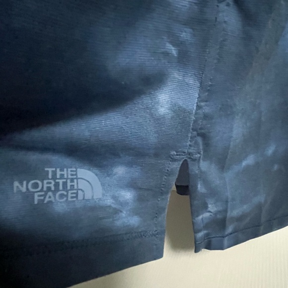 The North Face Flash-Dry Women's Printed Dawndream Long Sleeve Shirt - Picture 13 of 16